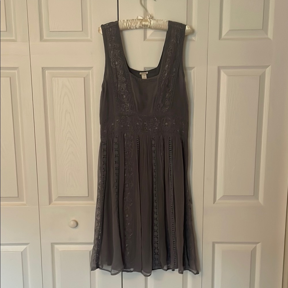 Elegant Gray Sleeveless Dress